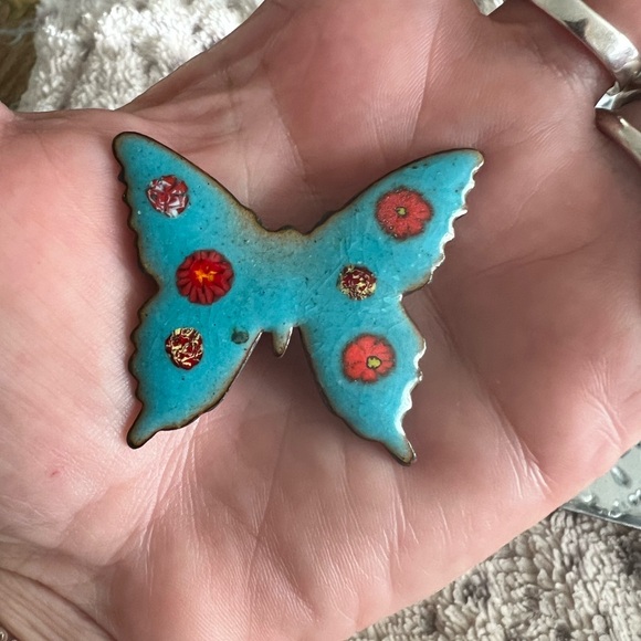 Vintage enamel Butterfly 🦋 Brooches and the smallest butterfly is a pendant - Picture 7 of 11